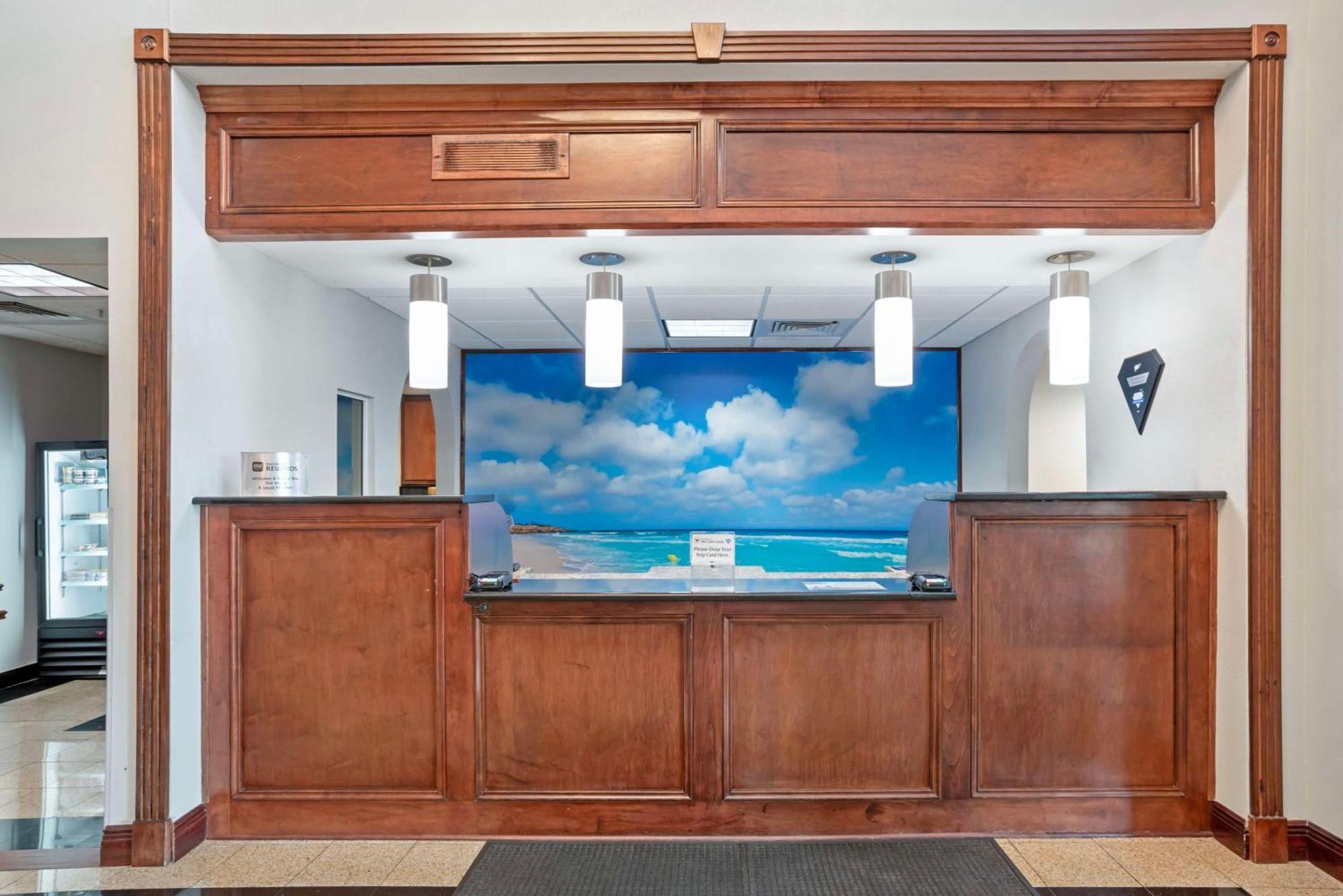 Best Western Plus Blue Angel Inn Пенсакола Экстерьер фото