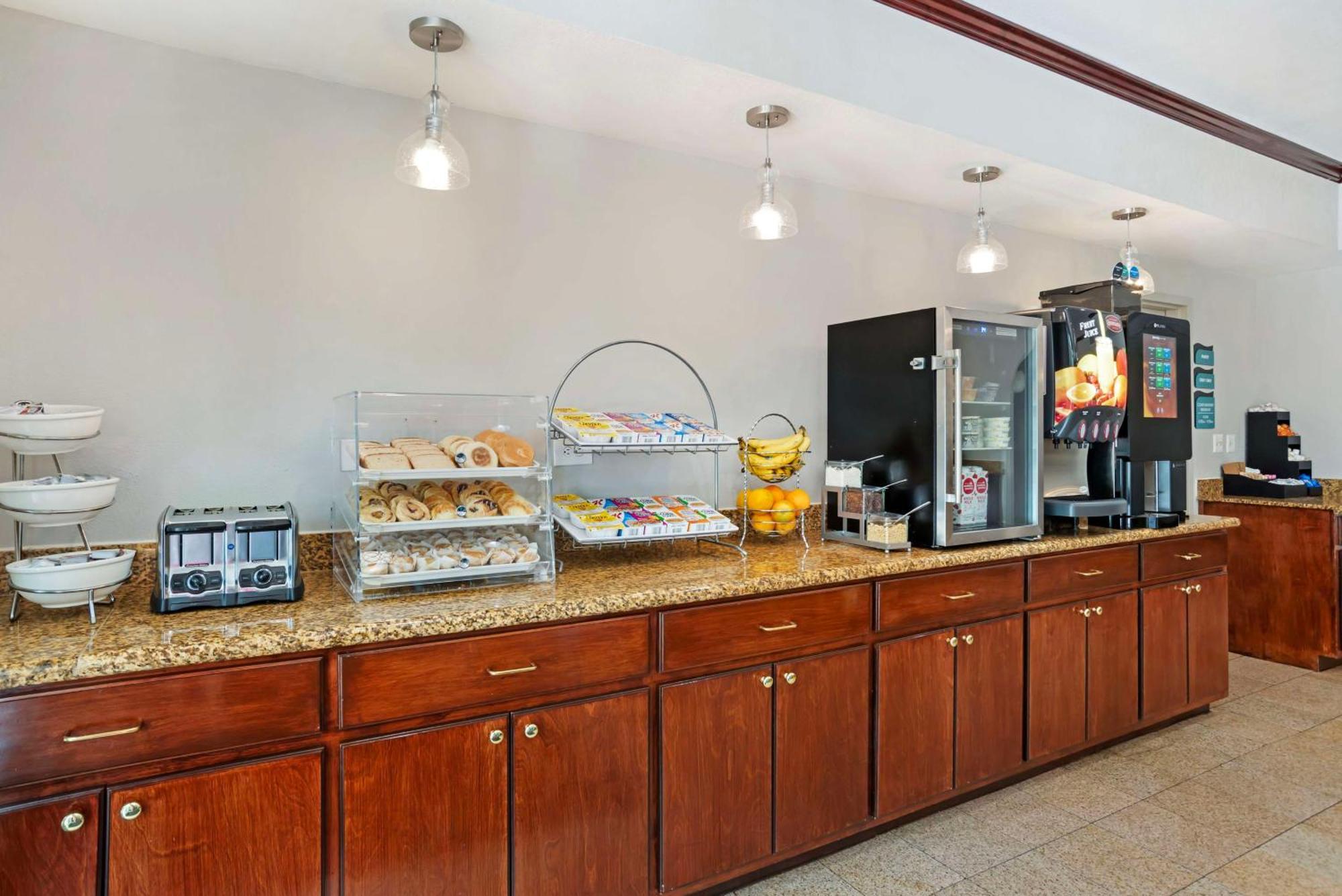 Best Western Plus Blue Angel Inn Пенсакола Экстерьер фото